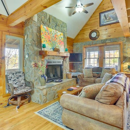 Charming Fancy Gap Cabin With Deck And Gas Grill! Екстериор снимка